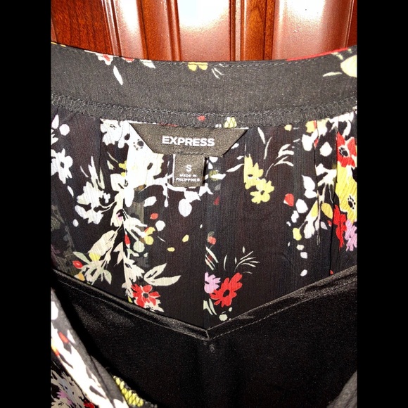 Express - Floral Chiffon Tunic - Size Small - Picture 4 of 6